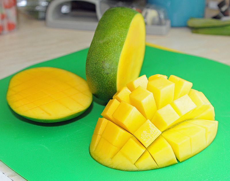 how to cut mangoes