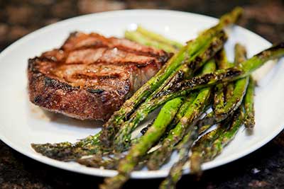 steak asparagus